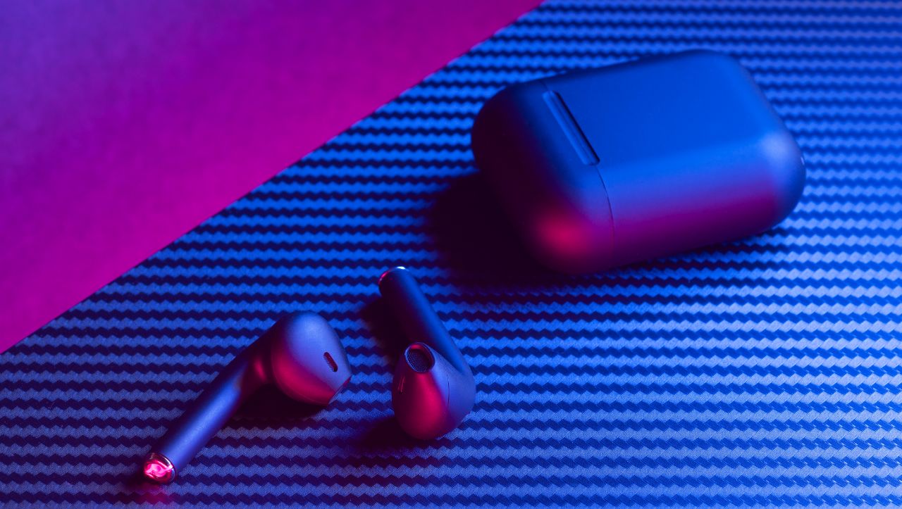 noise cancelling earbuds