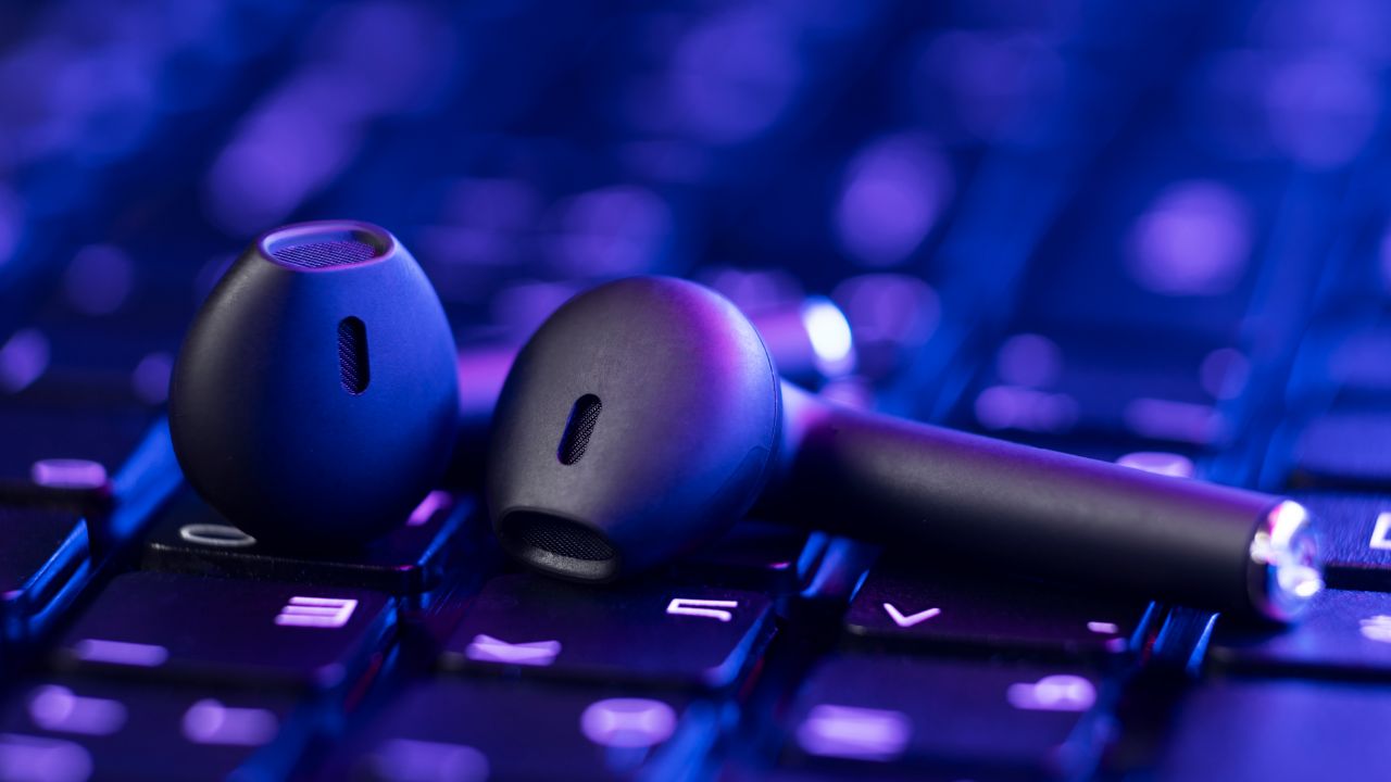 gaming earbuds